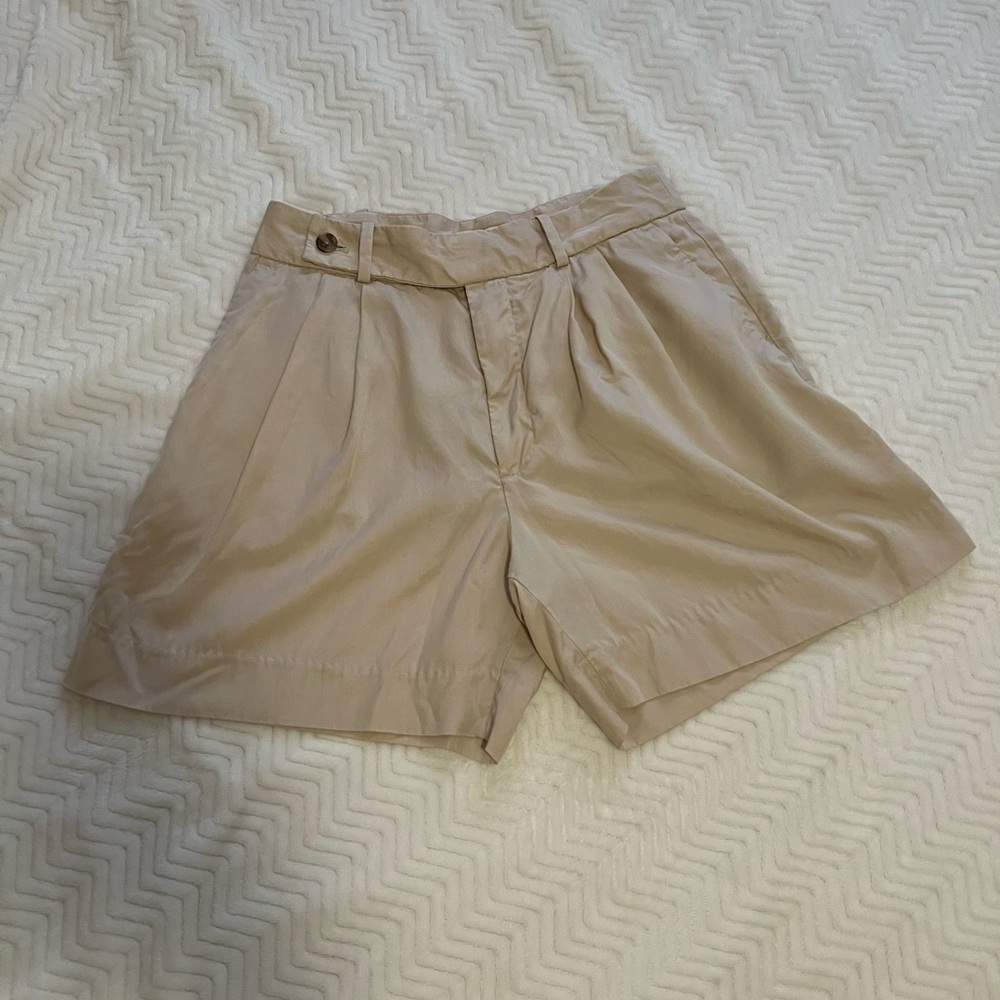 Women’s Banana Republic Tan Shorts